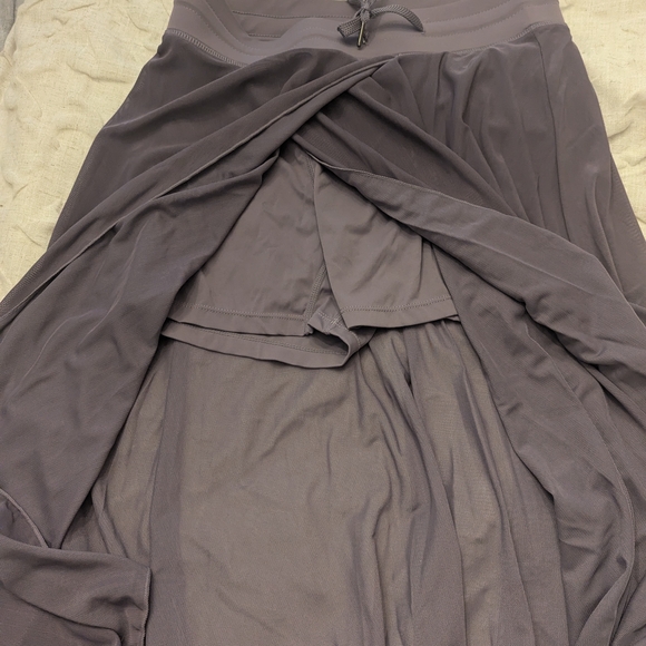 HALARA Midi Skirt Medium - Picture 2 of 3